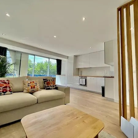 Pgh N19-centre-ville, A 200m, Parking Prive Appartement *